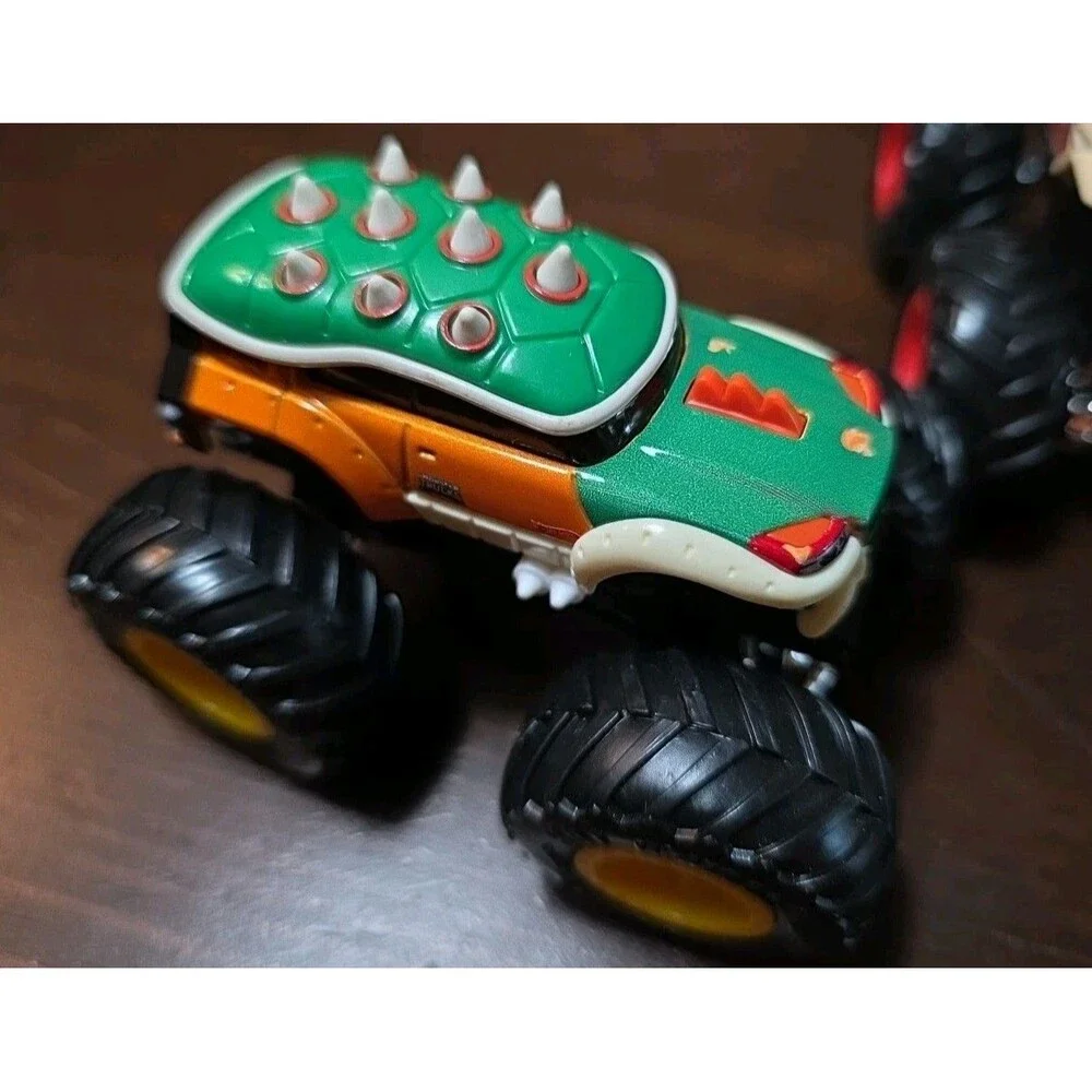 Hot Wheels- SUPER MARIO-DONKEY KONG & BROWSER 2 pack 2023 Monster Trucks